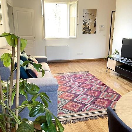 Appartamento Moderno In Tenuta Melloni Anzola dell'Emilia Bagian luar foto